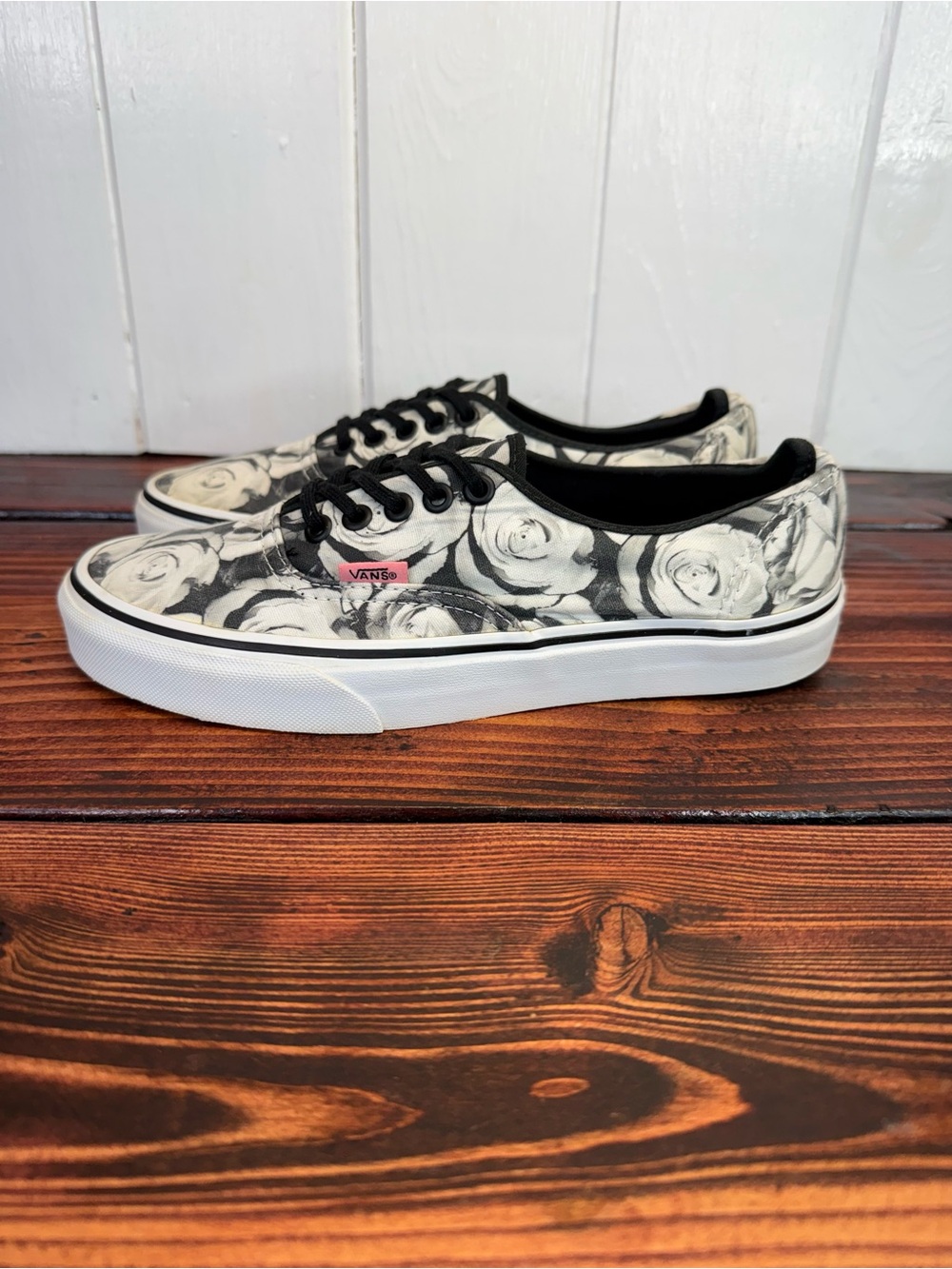 Vans Authentic Black & White Rose Floral Print Sneakers – Women’s 8.5 / Men’s